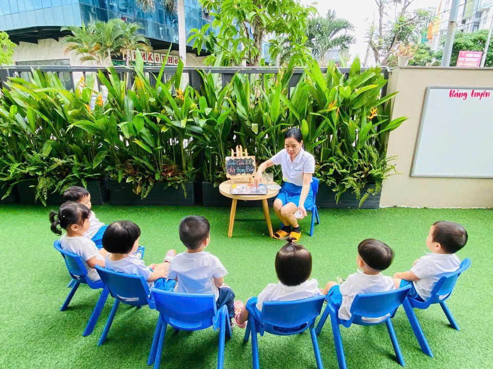 Bé tự xây dựng tại Kidzone