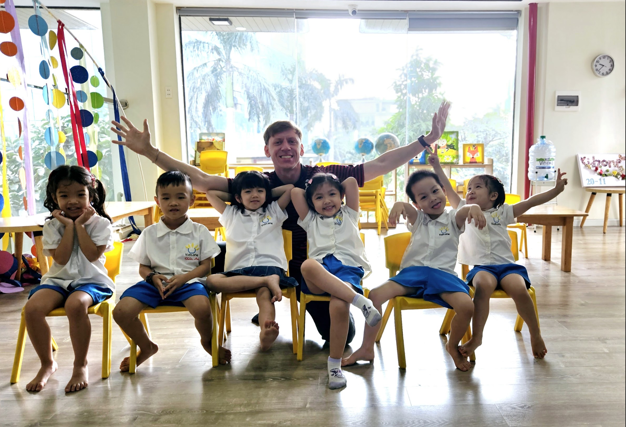 Trẻ em Kidzone học tiếng Anh tự nhiên cùng giáo viên nước ngoài - Ảnh 2