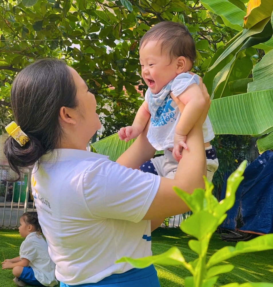 Bé 6-12 tháng vui chơi tại Kidzone